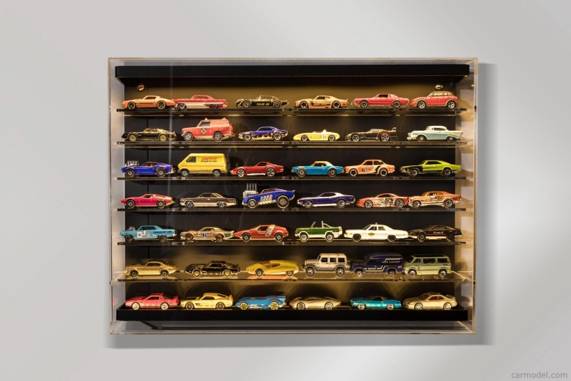 Atlantic Vetrina display box Espositore - Pre 42 Cars 1/64 Lungh.lenght Cm 50.0 X Largh.width Cm 8.0 X Alt.height Cm 37.5 (altezza Utile Tra I Ripiani Cm 4.5 Inner Height Among Shelves) 1:64 Plastic Display