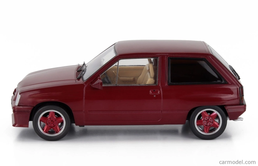 Mcg Opel Corsa A Custom 1983 1:18 Tmavě Červená
