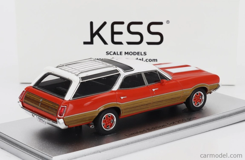 Kess-model Oldsmobile Vista Cruiser 442 Sw Station Wagon 1972 1:43 Červená Biela Drevo