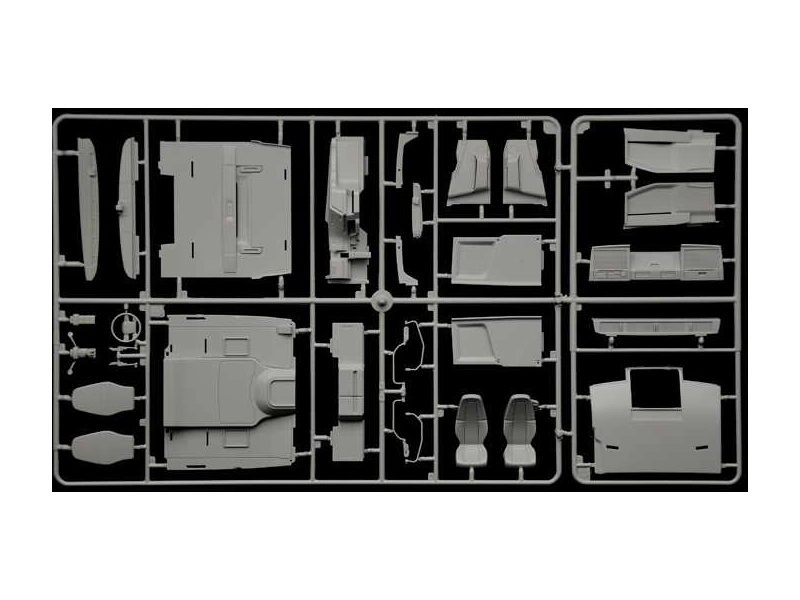Italeri Volvo FH4 Globetrotter Medium Roof (1:24)