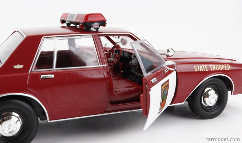 Greenlight Chevrolet Caprice Minnesota Police Department State Trooper 1987 - Fargo 1:18 červená biela