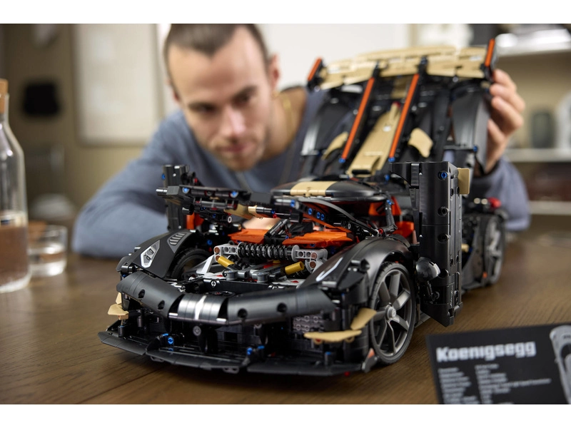 LEGO Technic – Megacar Koenigsegg Sadair's Spear