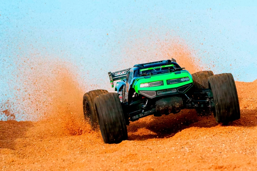 RC auto PUNISHER-4 Monster Truck 4WD 3-4S RTR, zelená