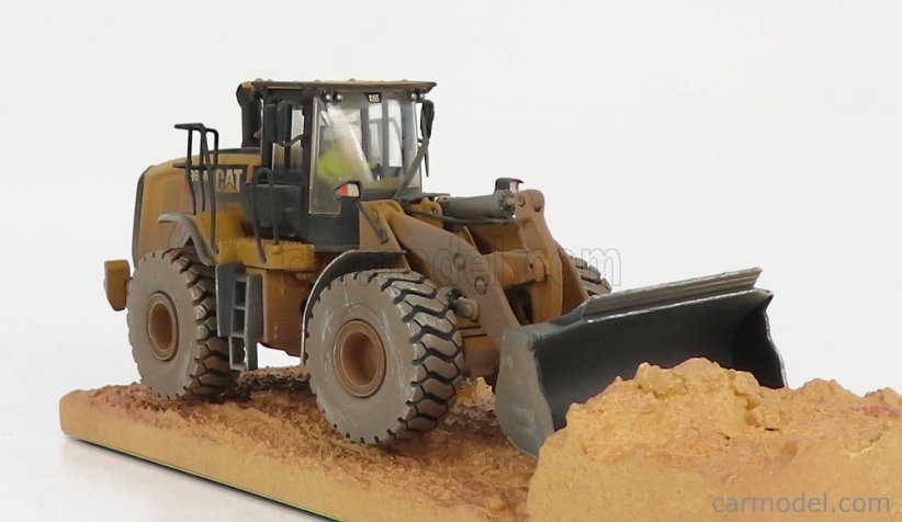 Dm-models Caterpillar Cat966m Ruspa Gommata - Scraper Tractor Weathered Medium Wheel Loader 1:50 Žlutá Černá