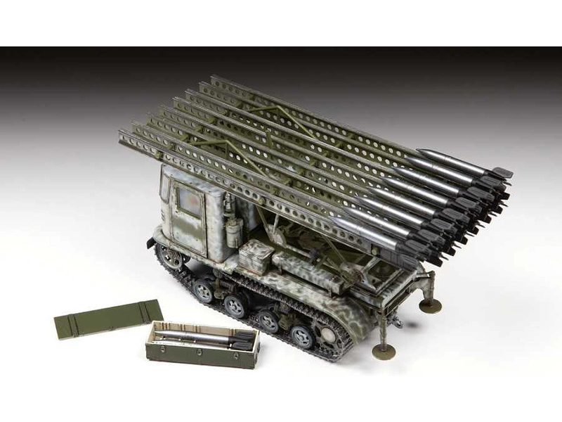 Zvezda STZ-5 s BM-13 Kaťuša (1:35)