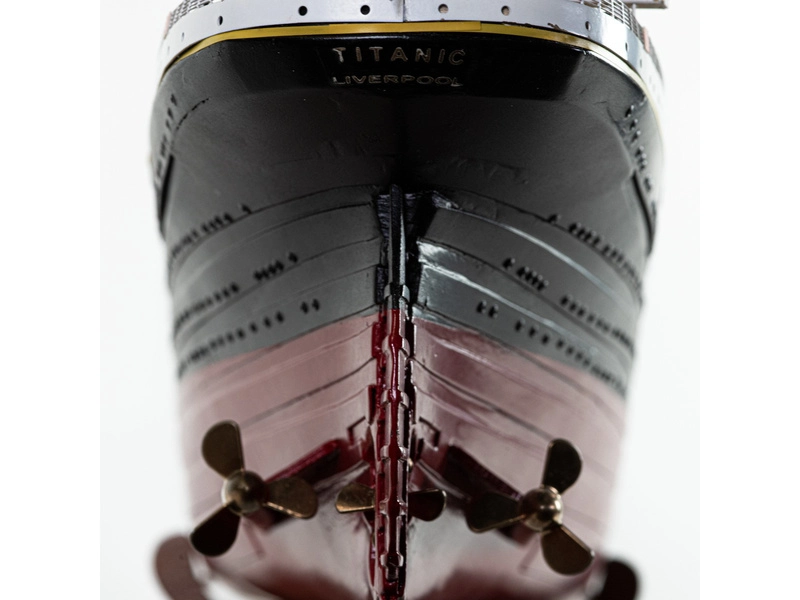 AMATI R.M.S. Titanic 1:250 kit