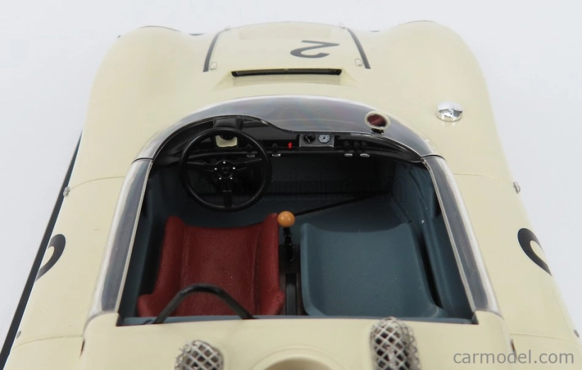 Matrix scale models Porsche 910-8 Bergspider N 2 1967 1:18 Biela