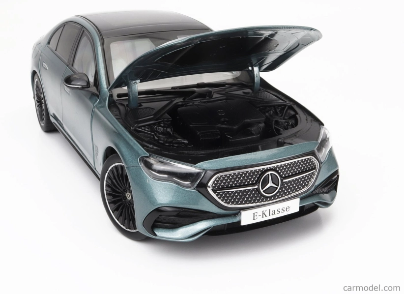 Mercedes benz triedy E (w214) Amg Line 2024 v mierke I 1:18 Veľmi svetlá zelená met.