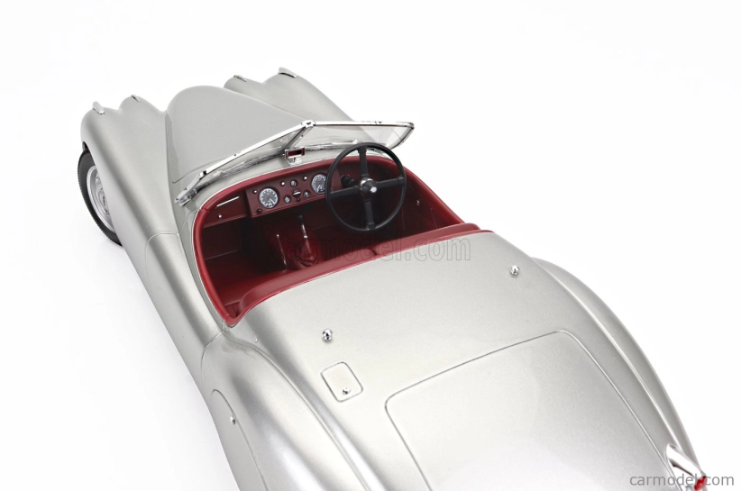 Modely Jaguar Xk120 Ots Spider Cabriolet Open 1948 1:18 Strieborná