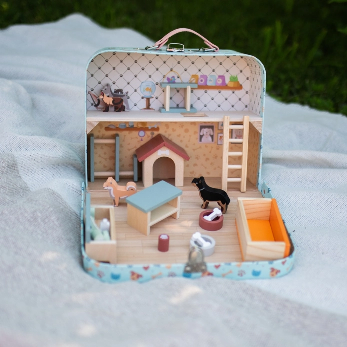 2Kids Toys Domček pre maznáčikov v kufríku