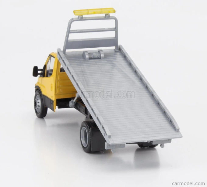 Newray Iveco fiat Daily Roll-off Pianale 2023 With New Holland L228 Ruspa Gommata - Skid Steer Scraper Tractor 1:36 Žlutá Černá