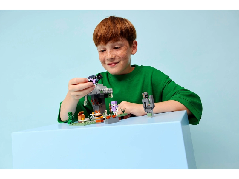 LEGO Minecraft - Bledá záhrada