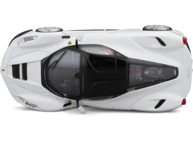 Bburago Signature LaFerrari 1:43 biela