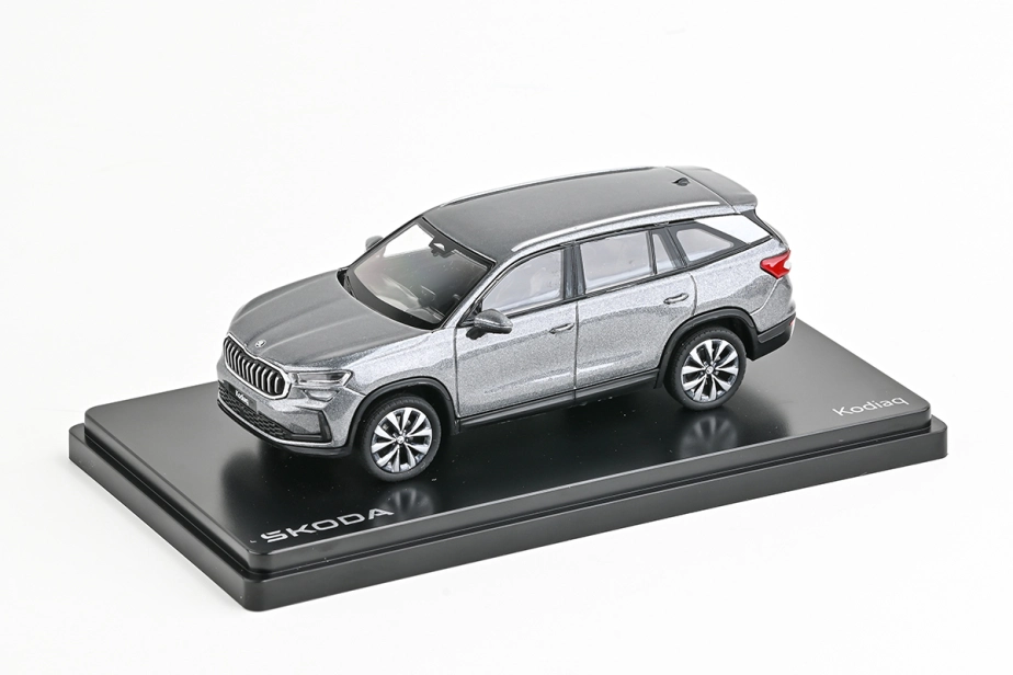 Abrex Škoda Kodiaq II (2023) 1:43 – Sivá Graphite Metalíza