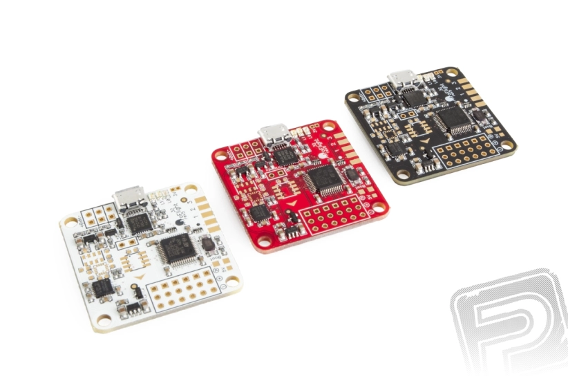 Naze32 riadiaca jednotka vrátane káblu a pinov