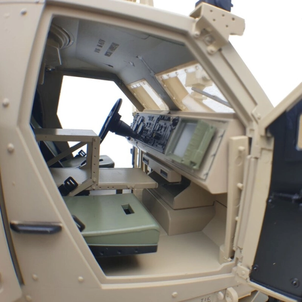 RC auto M-ATV MRAP, pouštní kamufláž