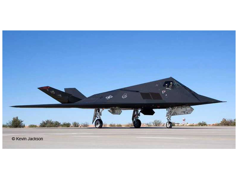 Revell Lockheed Martin F-117A Nighthawk (1:72)