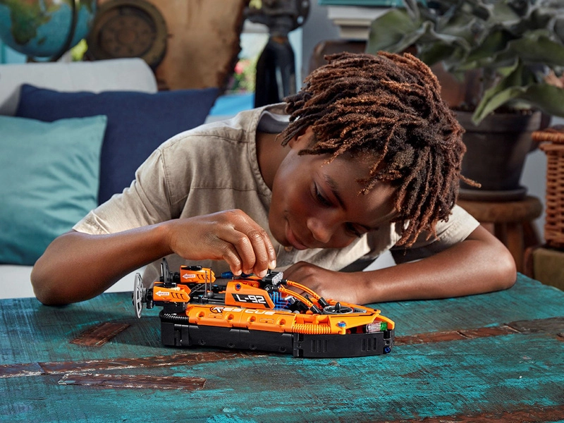 LEGO Technic - Záchranné vznášadlo