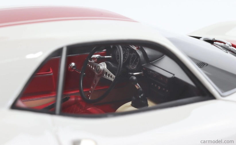 Maxima Alfa romeo Giulia Tz2 Coupe Pininfarina 1965 1:18 Biela červená