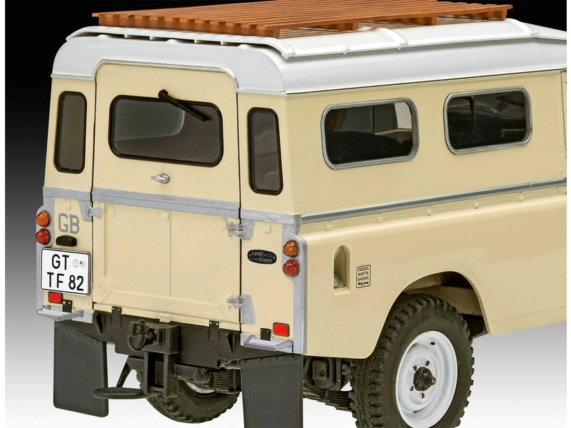 Revell Land Rover Series III LWB Commercial (1:24) (súprava)