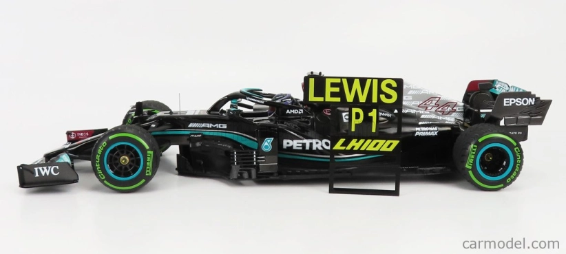 Minichamps Mercedes gp F1 W12 Mercedes M12 Eq Power+ Team Amg Petronas Motorsport Formula One N 44 Winner Sotchi Russian Gp 2021 Lewis Hamilton - 100. víťazstvo F1 - s pit boardom 1:18 čierno-zelená