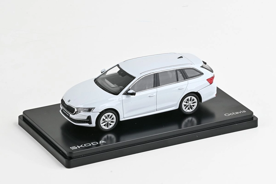 Abrex Škoda Octavia IV FL Combi (2024) 1:43 - White Moon Metallic | RCprofi.sk