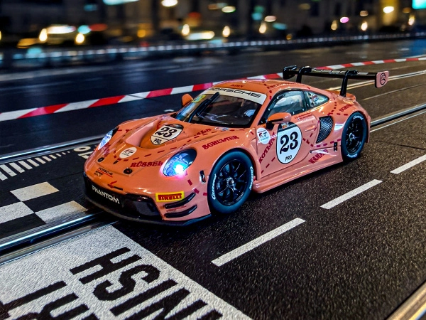 Auto Carrera D132 - 32127 Porsche 911 GT3 R