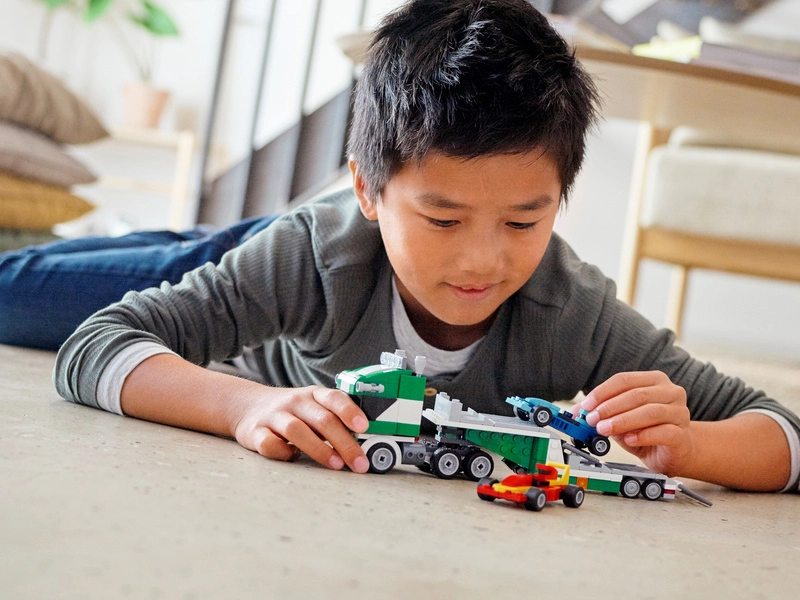 LEGO Creator - Kamion pro přepravu závodních aut