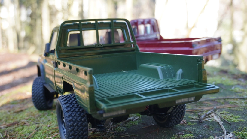 RC auto Land Cruiser Toyota, zelená