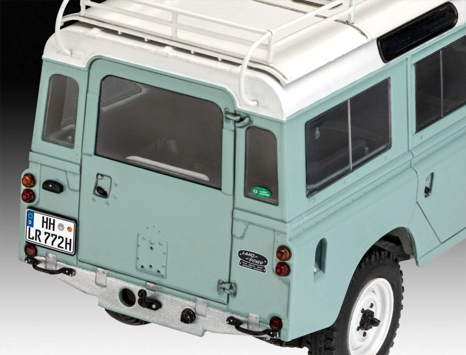 Revell Land Rover Series III (1:24) (sada)