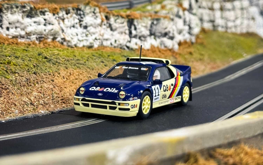 Autíčko Rally SCALEXTRIC C4667 - Ford RS200 Pat Doran (1:32)