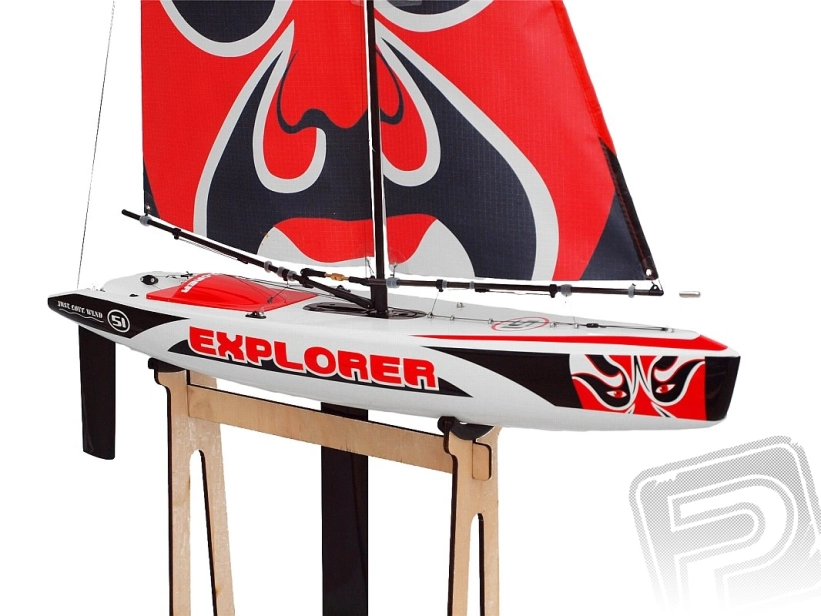 RC plachetnica Explorer
