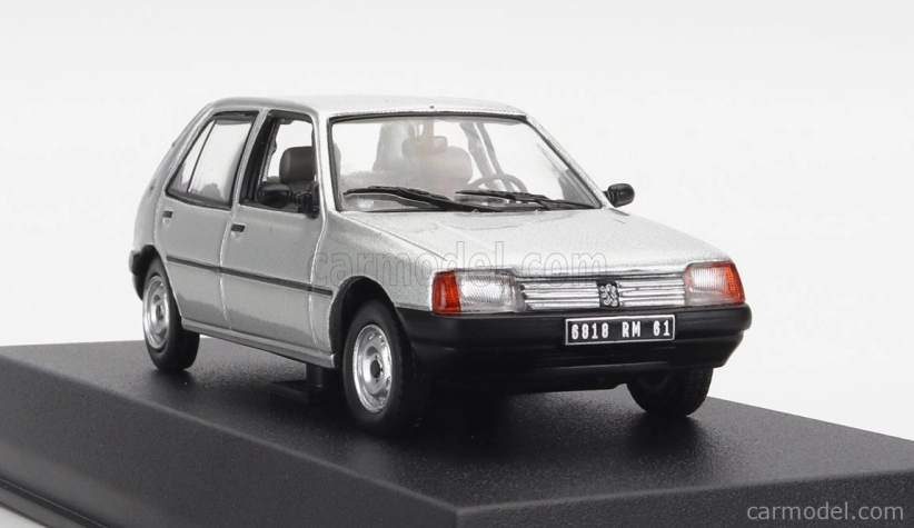 Norev Peugeot 205 Gl 1988 1:43 Strieborný