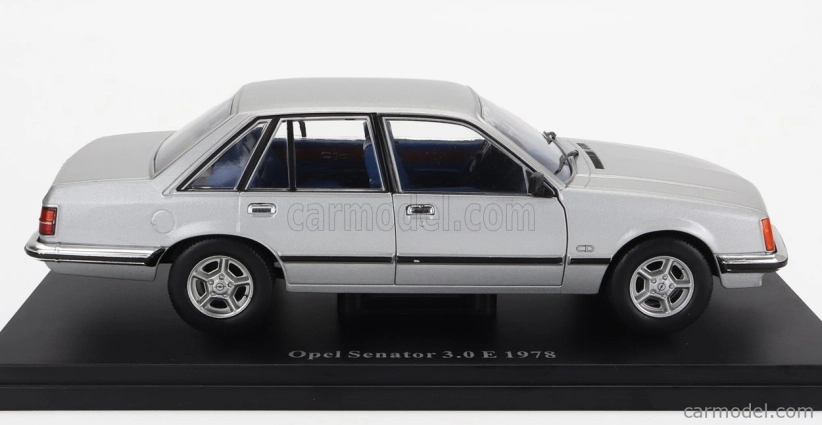 Edicola Opel Senator 3.0 1978 1:24 strieborná