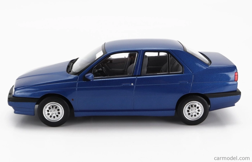 Triple9 Alfa romeo 155 1996 šedý interiér 1:18 modrá met.
