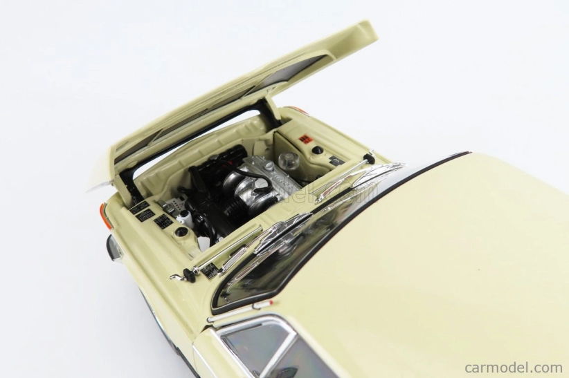 Kyosho BMW 2002tii 1972 1:18 Cream