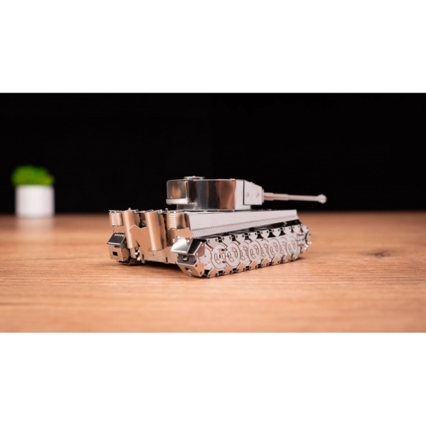 Ocelová stavebnice tank Ponderous Panzer