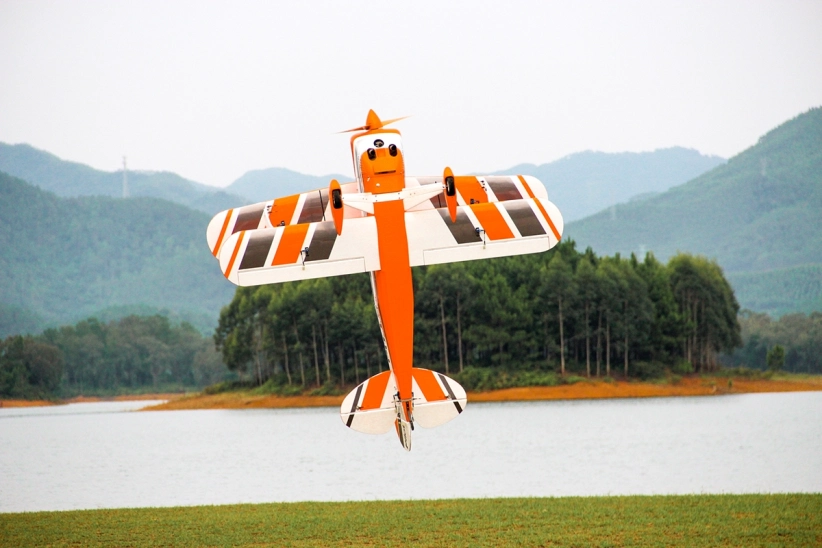 73" Pitts S2B Oranžový (1,85m)