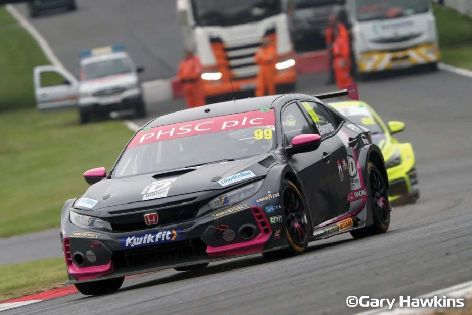 Autíčko Touring SCALEXTRIC C4317 - Honda Civic Type R - BTCC 2021 - Jade Edwards (1:32)