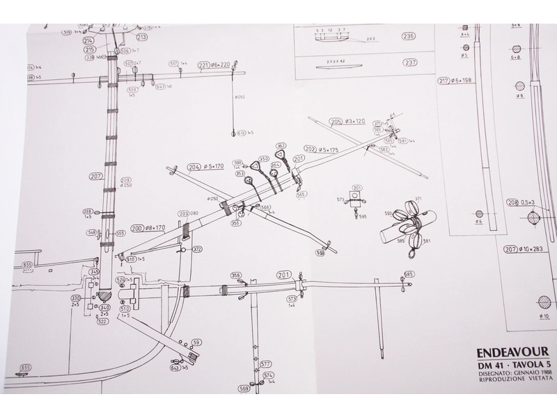 COREL Endeavour 1768 1:60 kit