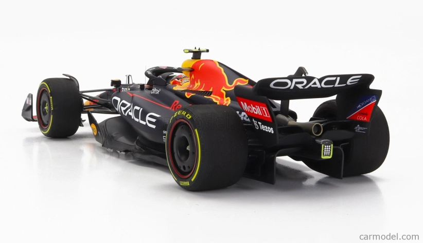 Minichamps Red bull F1 Rb18 Team Oracle Red Bull Racing N 11 1:18, tmavě modrá