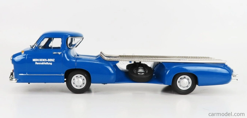 Werk83 Mercedes Benz Truck Racing Car Transporter Rennabteilung 1955 1:18 Modrá