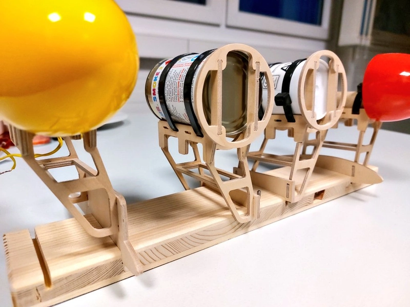 Klima držiak dymovníc pre RC modely univerzálny (2)