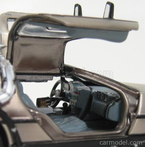 Vitesse De lorean Time Machine - Ritorno Al Futuro 2 - Back To The Future 2 1:43 Silver