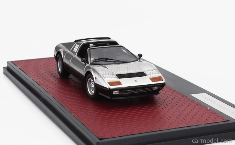 Modely v mierke Matrix Ferrari 512bb Targa Straman 1978 1:43 Silver Black