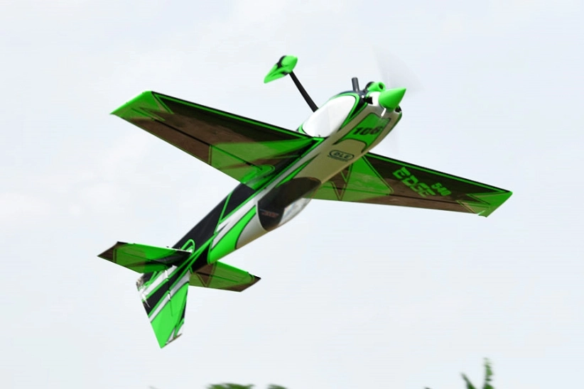 106" Edge 540 ARF - zelená 2,69m