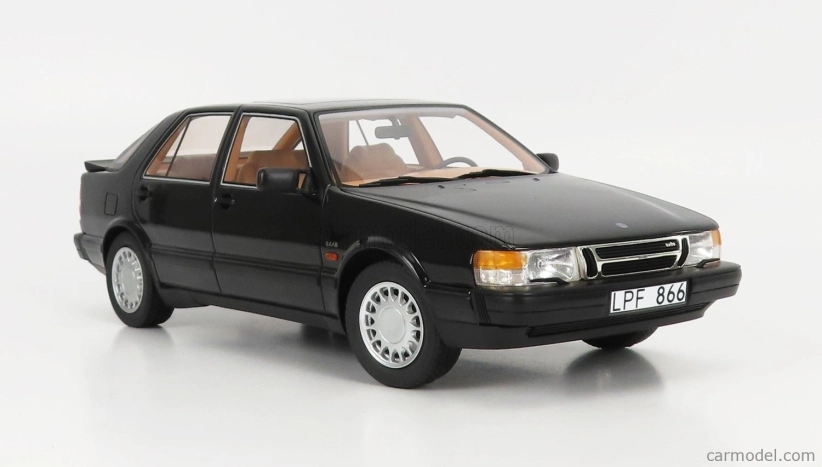 Modely v mierke Cult-scale Saab 9000 Turbo 1984 1:18 Black Met
