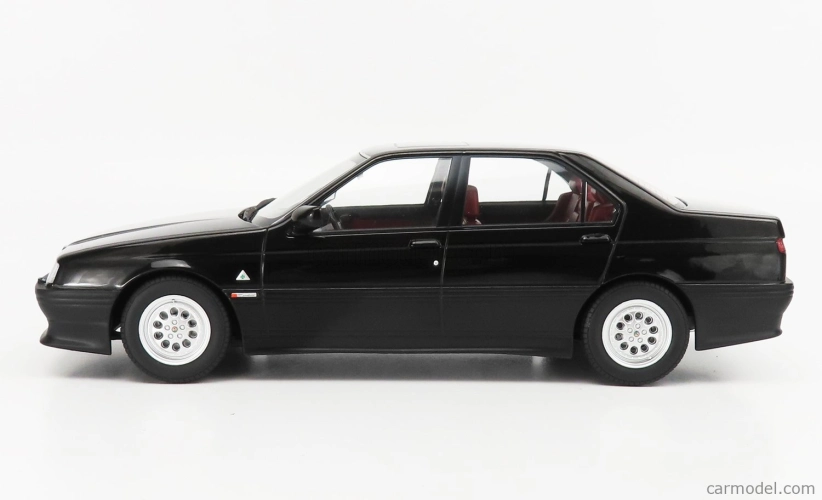 Triple9 Alfa romeo 164 Q4 1994 - Tmavo červený interiér 1:18 čierna