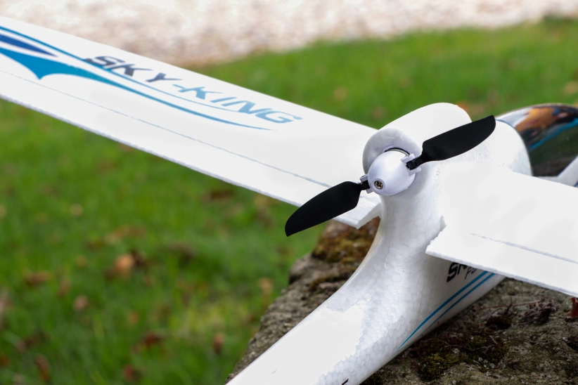RC lietadlo Sky King F959, modrá + náhradná batéria