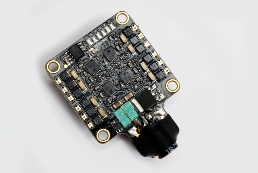 Regulátor 4v1 ULTRA CONTROL 30A 2-4S BL HELI S